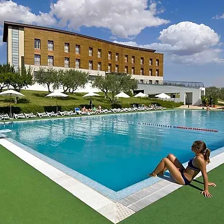فندق Grand Garden 3*