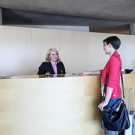 酒店 Grand Garden 3*